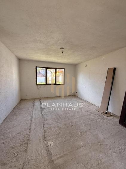 Casă cu 5 camere în Valea Borcutului