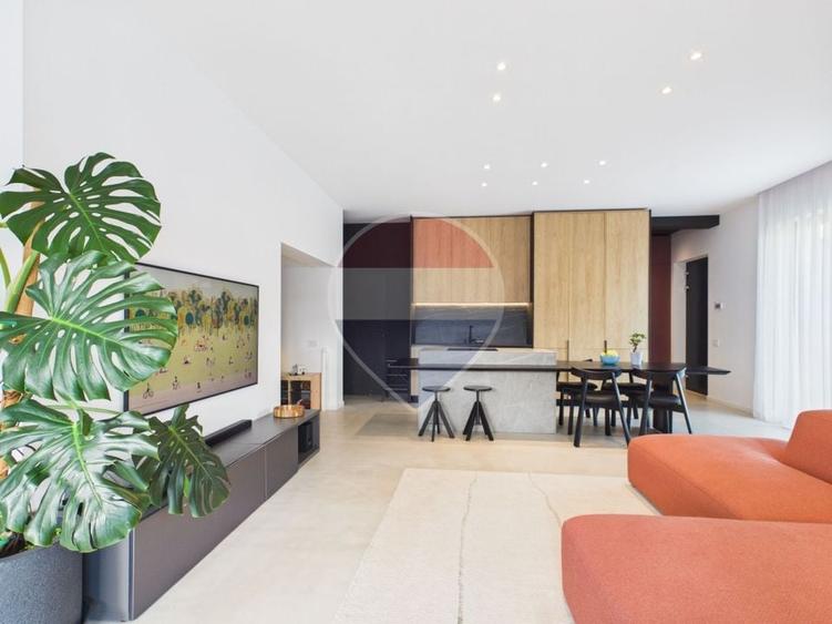 Duplex cu 4 camere cu Teren 202 Mp în Central