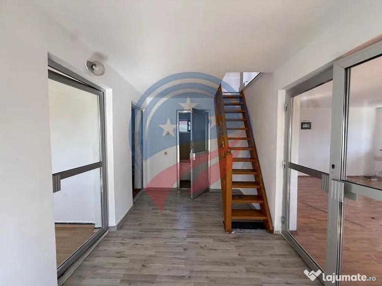 Casă cu 7 camere cu Teren 372 Mp în Central