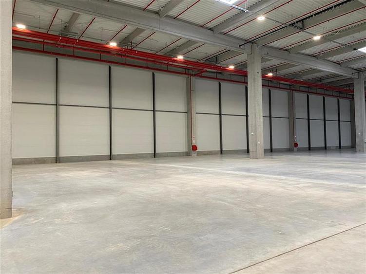 Spațiu industrial, de 5,000 mp, în Central