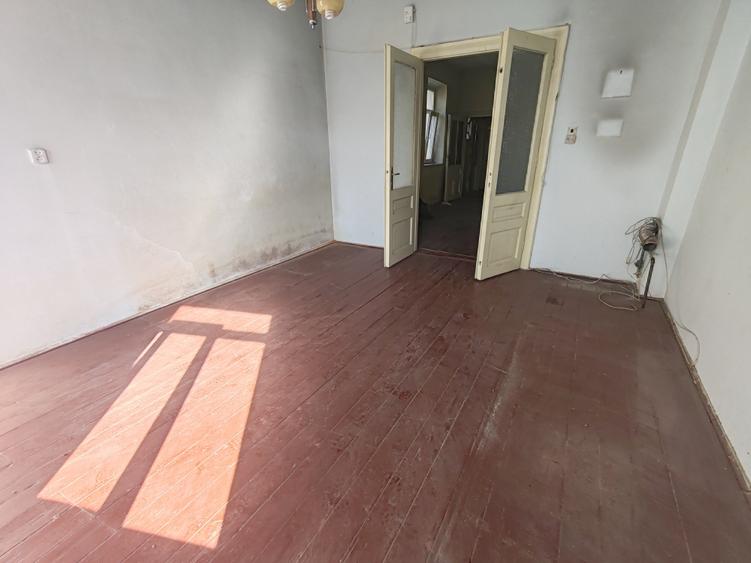 Casă individuală cu 3 camere cu Canalizare în Central