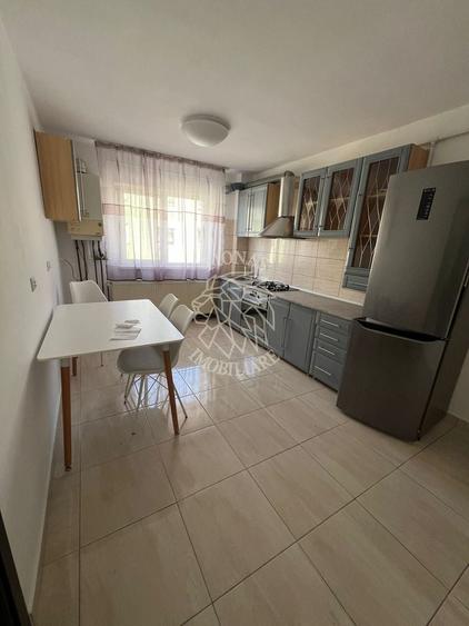 Apartament 3 camere 67 mp-balcon-etaj 3-Zona Andrei Muresanu - 1