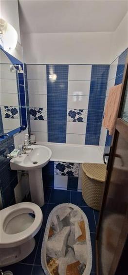 Apartament cu 3 camere decomandat, mobilat în Mircea cel Bătrân