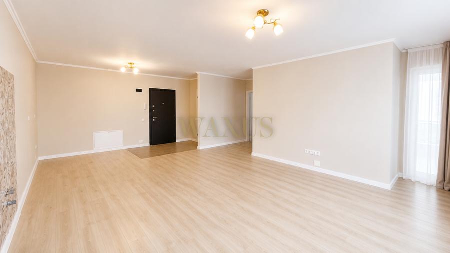 Apartament cu 3 camere semidecomandat în Florești