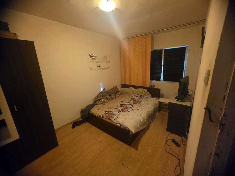 Apartament cu 3 camere decomandat în Colentina