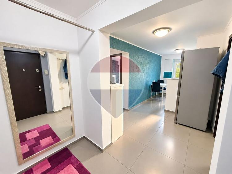 Apartament cu 2 camere semidecomandat, mobilat în Boema