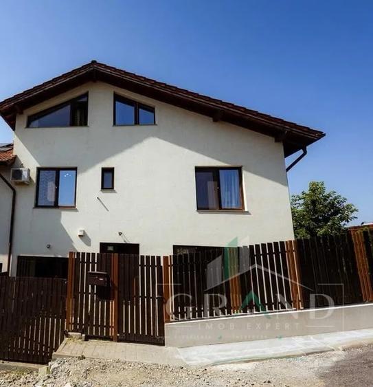 Casă individuală cu 5 camere cu Canalizare în Dâmbul Rotund