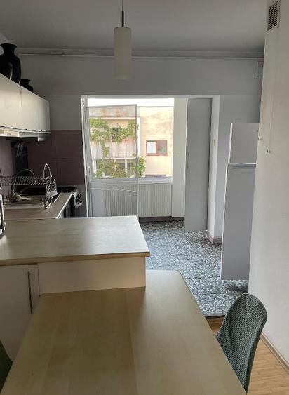 Apartament cu 3 camere decomandat, mobilat în Grigorescu