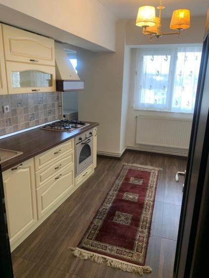Apartament cu 3 camere decomandat, mobilat în Ultracentral