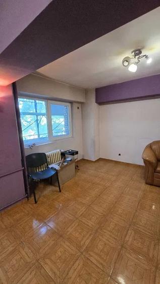 Apartament cu 4 camere decomandat în Vitan