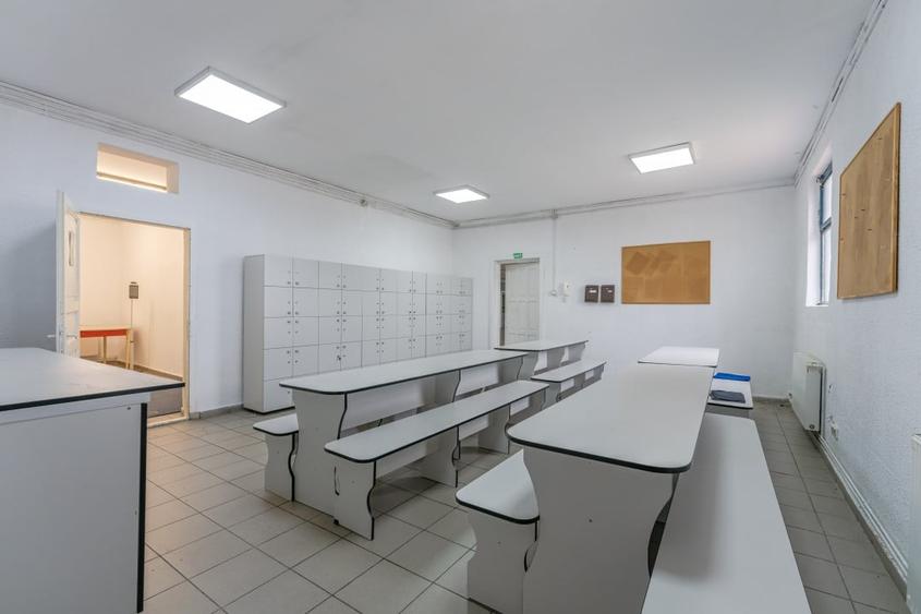 Spațiu industrial, de 1,957 mp, în Teliu