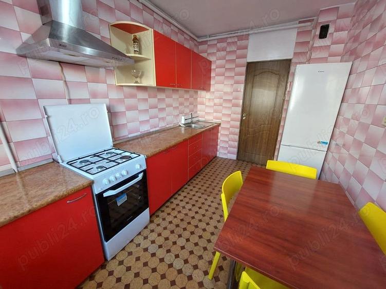 Apartament cu 3 camere semidecomandat în Pantelimon