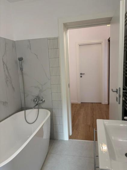 Casă individuală cu 4 camere cu Canalizare în Moșilor