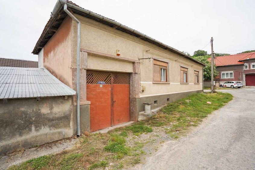 Casă cu 4 camere în Central