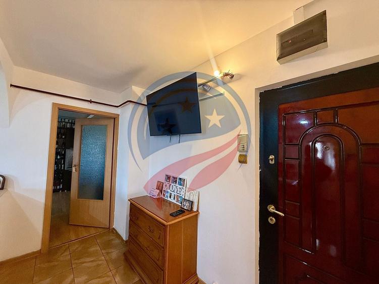 Apartament cu 2 camere decomandat, mobilat în 1 Mai