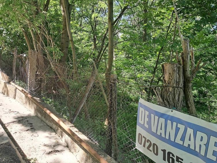 Teren de 917 mp, în Cornu