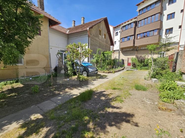 Casă individuală cu 6 camere cu Canalizare în Zlatna