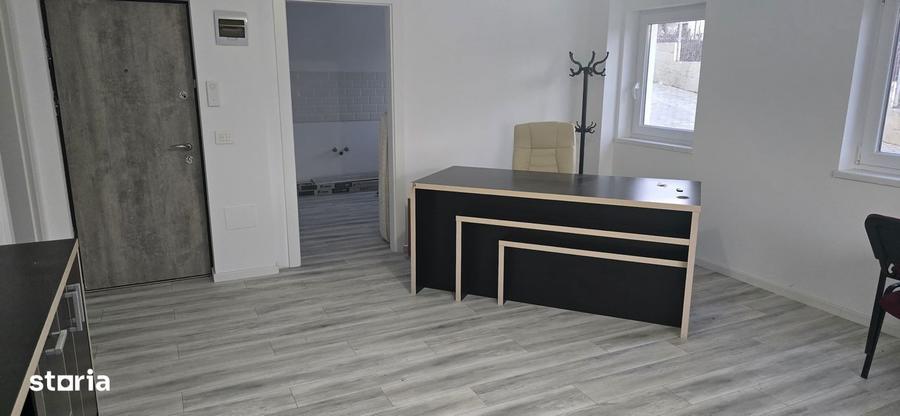 Spațiu comercial, de 36 mp, în Nicolina
