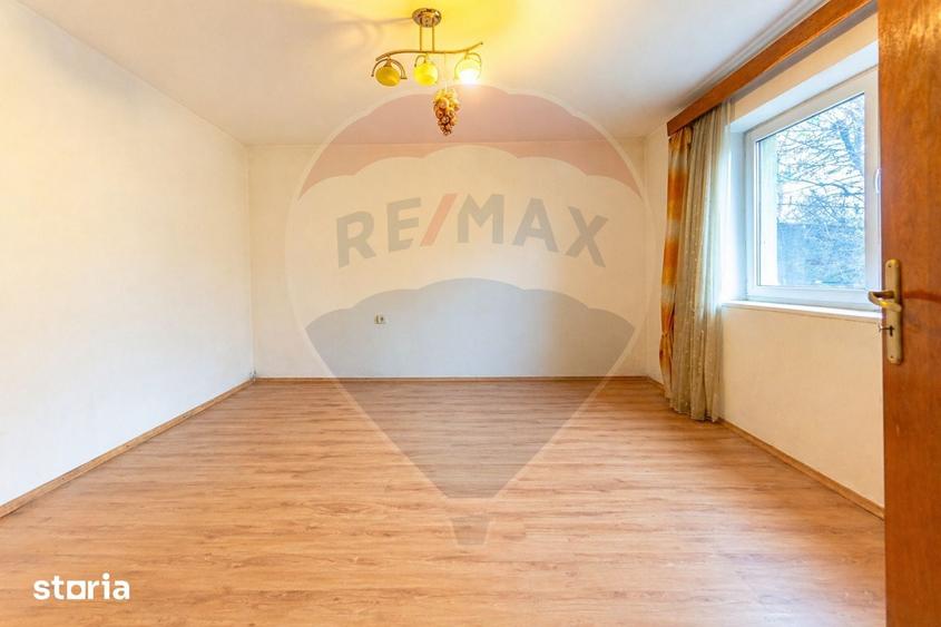Casă cu 5 camere cu Teren 404 Mp în Bartolomeu