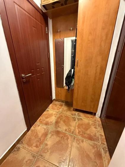 Apartament cu 3 camere semidecomandat în Brazda lui Novac