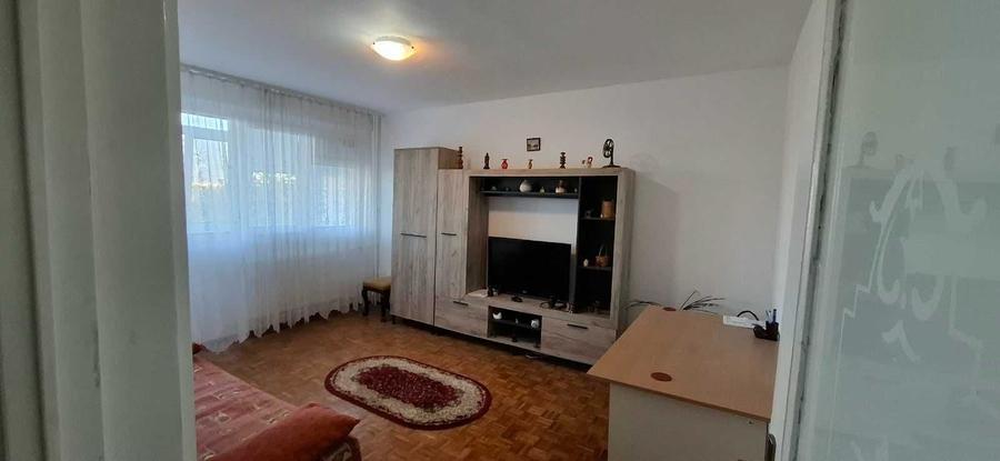 Apartament cu 2 camere decomandat în Eroii Revoluției