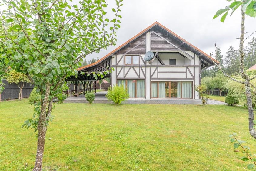 Casă individuală cu 5 camere cu Teren 1300 Mp în Predeal