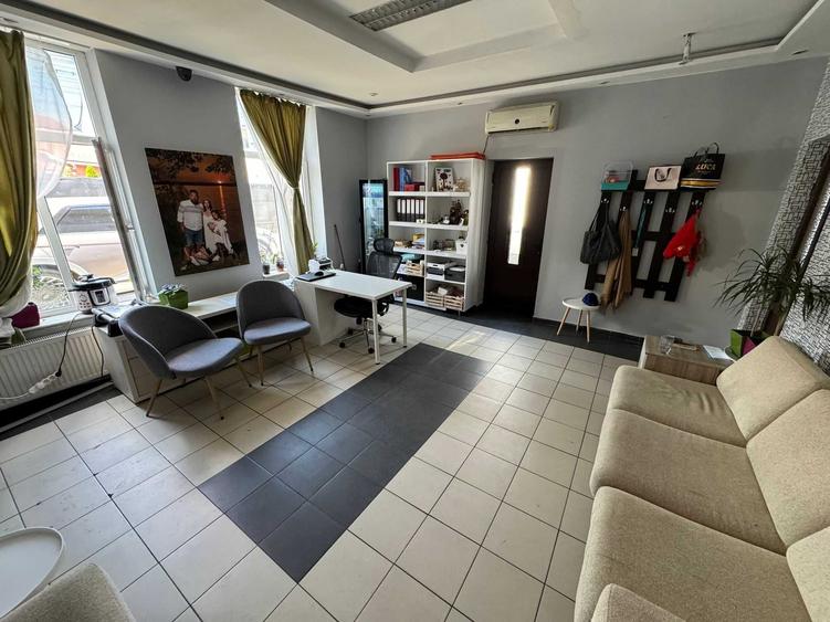 Casă cu 4 camere în Ultracentral
