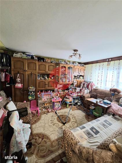 Apartament cu 3 camere decomandat în Est