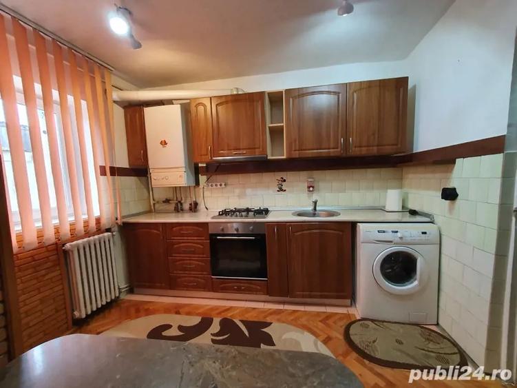Apartament cu 2 camere semidecomandat, mobilat în Cetate