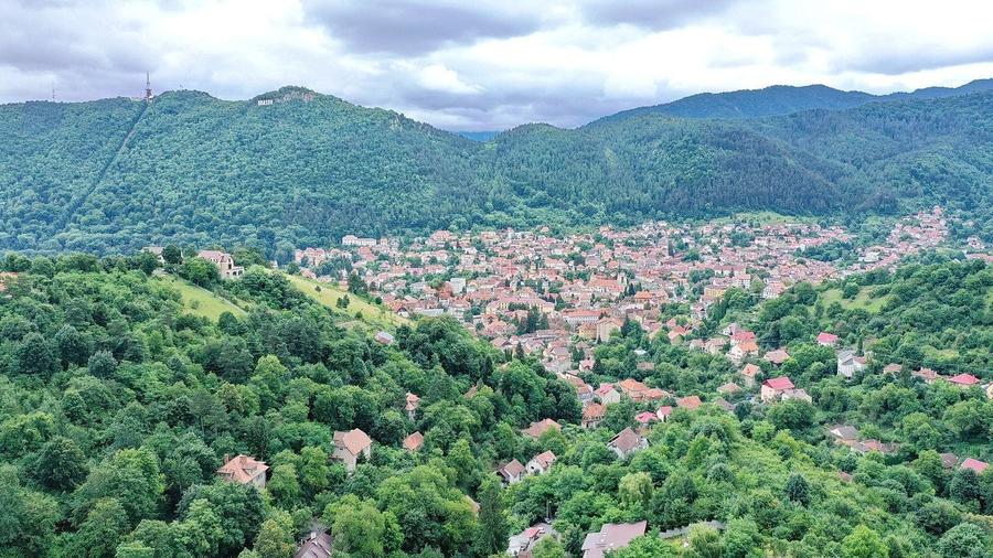 Teren Construcții intravilan de 2700 mp, în Drumul Poienii