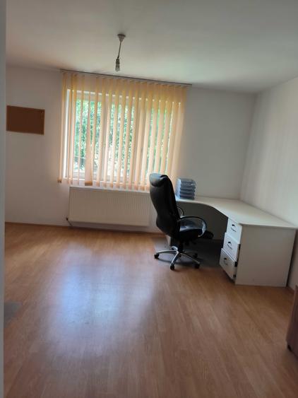 Spațiu comercial, de 100 mp, în Central