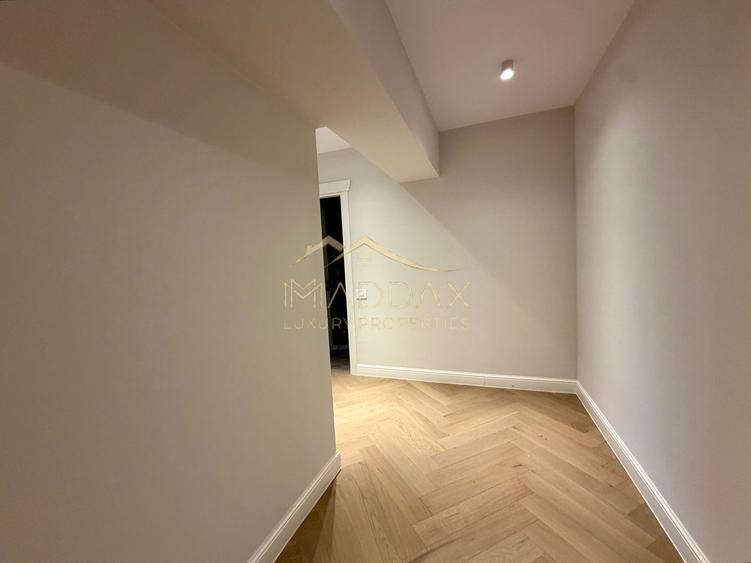 Apartament cu 4 camere în Străulești