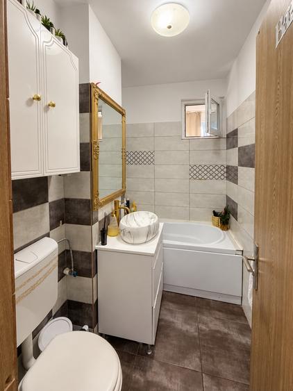 Apartament cu 2 camere decomandat în Bucur Obor