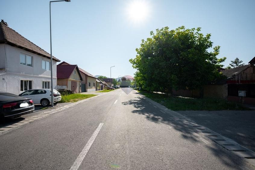 Casă individuală cu 3 camere cu Teren 93 Mp în Sânpetru