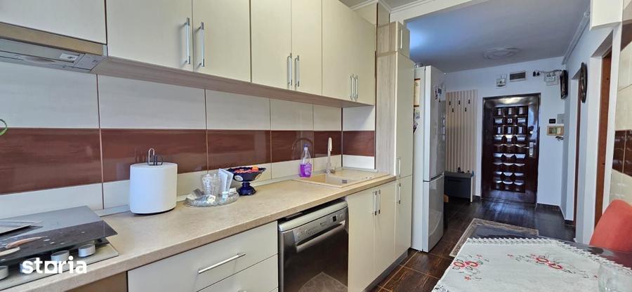 Apartament cu 4 camere în Far