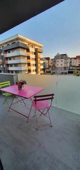 Apartament cu 2 camere decomandat în Florești