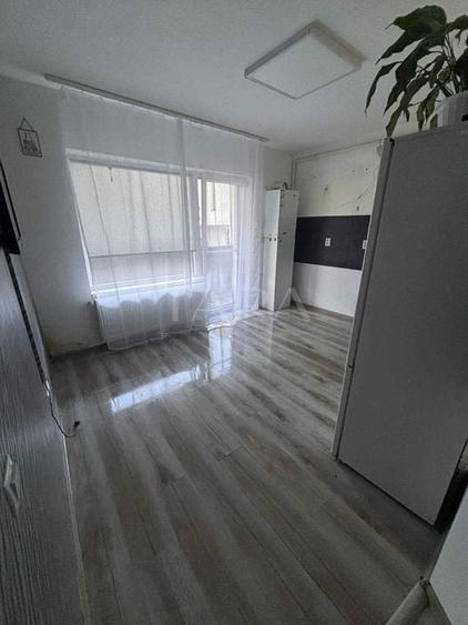 Apartament cu 2 camere semidecomandat, mobilat în Florești — fotografia 1