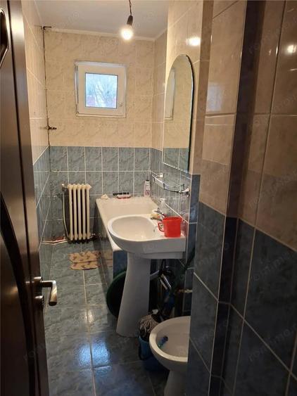Apartament cu 2 camere semidecomandat în Micro III