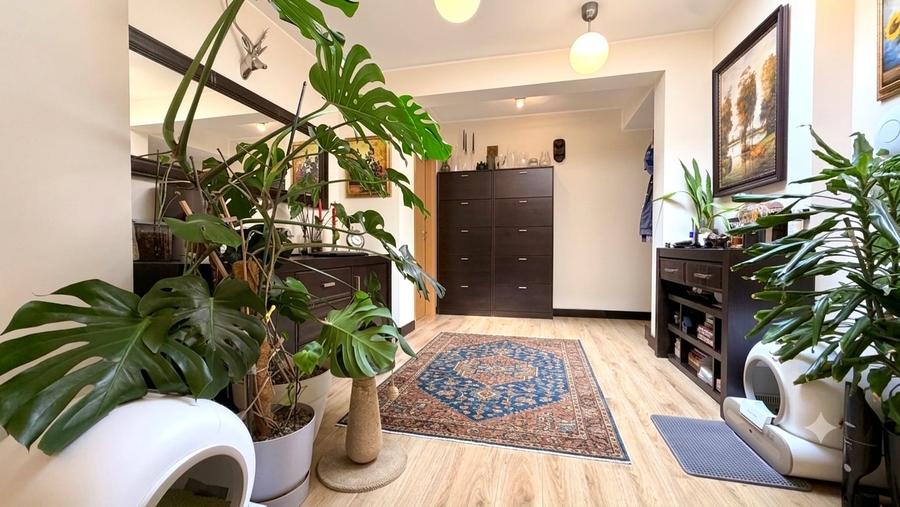 Penthouse cu 4 camere decomandat în Avantgarden