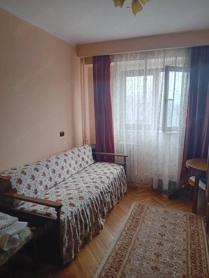 Apartament cu 3 camere decomandat în Micro 21