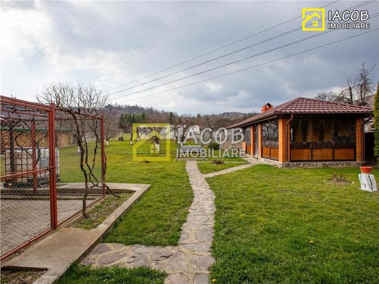 Casă cu 4 camere cu Teren 3762 Mp în Coman