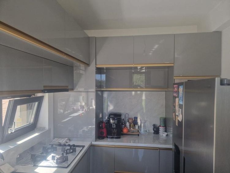 Casă cu 4 camere cu Teren 250 Mp în Berceni