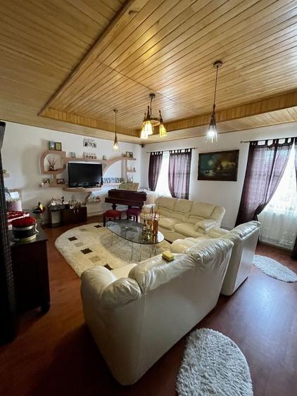 Casă cu 4 camere în Utvin