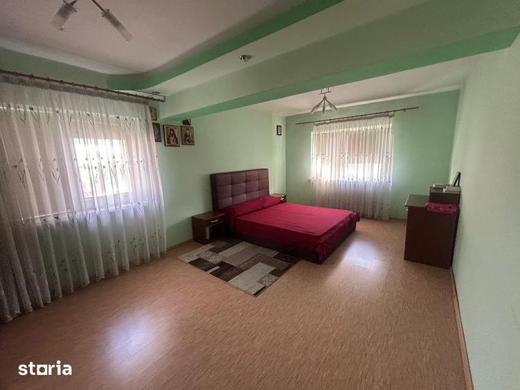 Apartament cu 5 camere în Central