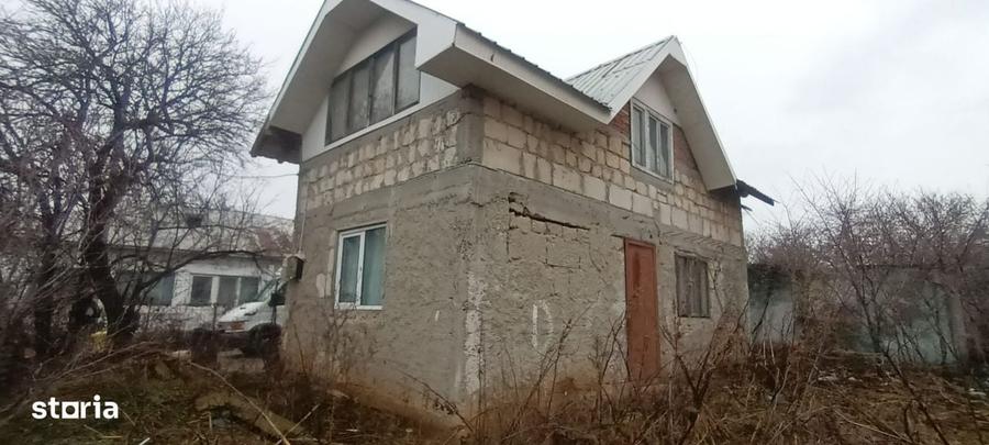 Casă cu 2 camere în Central