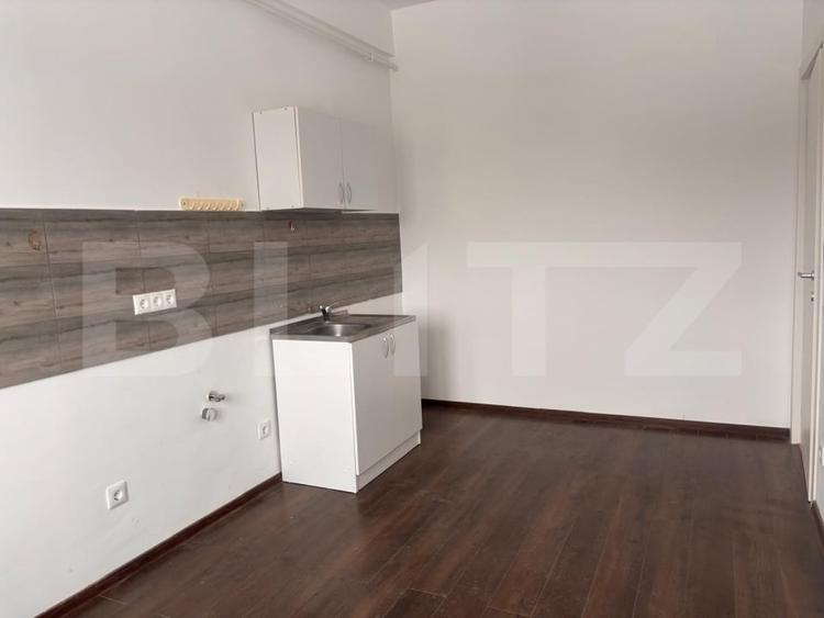 Apartament cu 3 camere decomandat în Viforâta