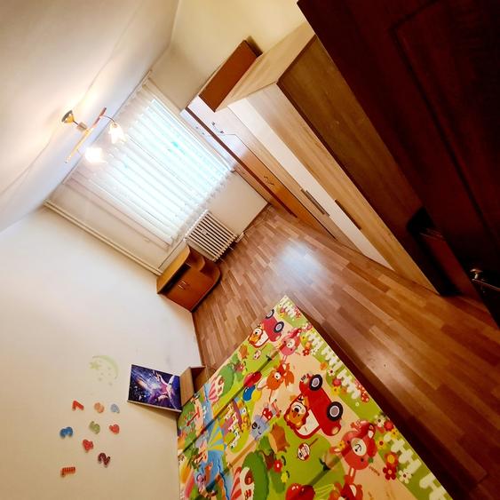 Apartament cu 2 camere decomandat în Titan
