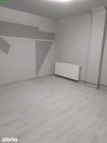 Spațiu comercial, de 80 mp, în Florilor
