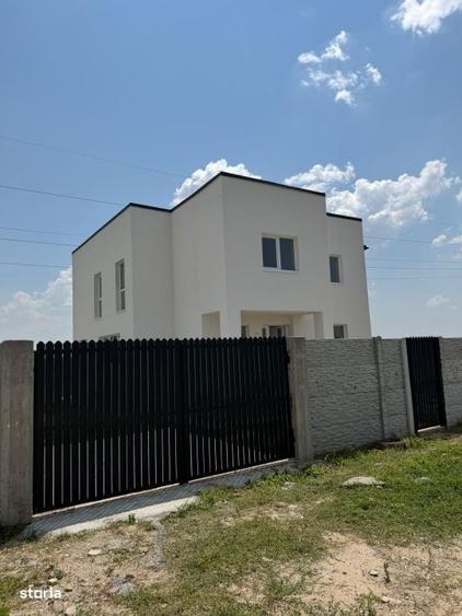 Casă cu 4 camere în Central