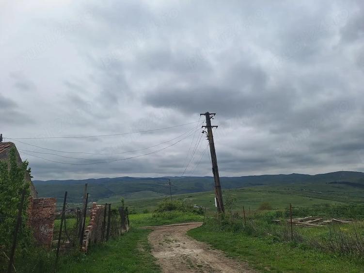 Teren de 60900 mp, în Gârbova